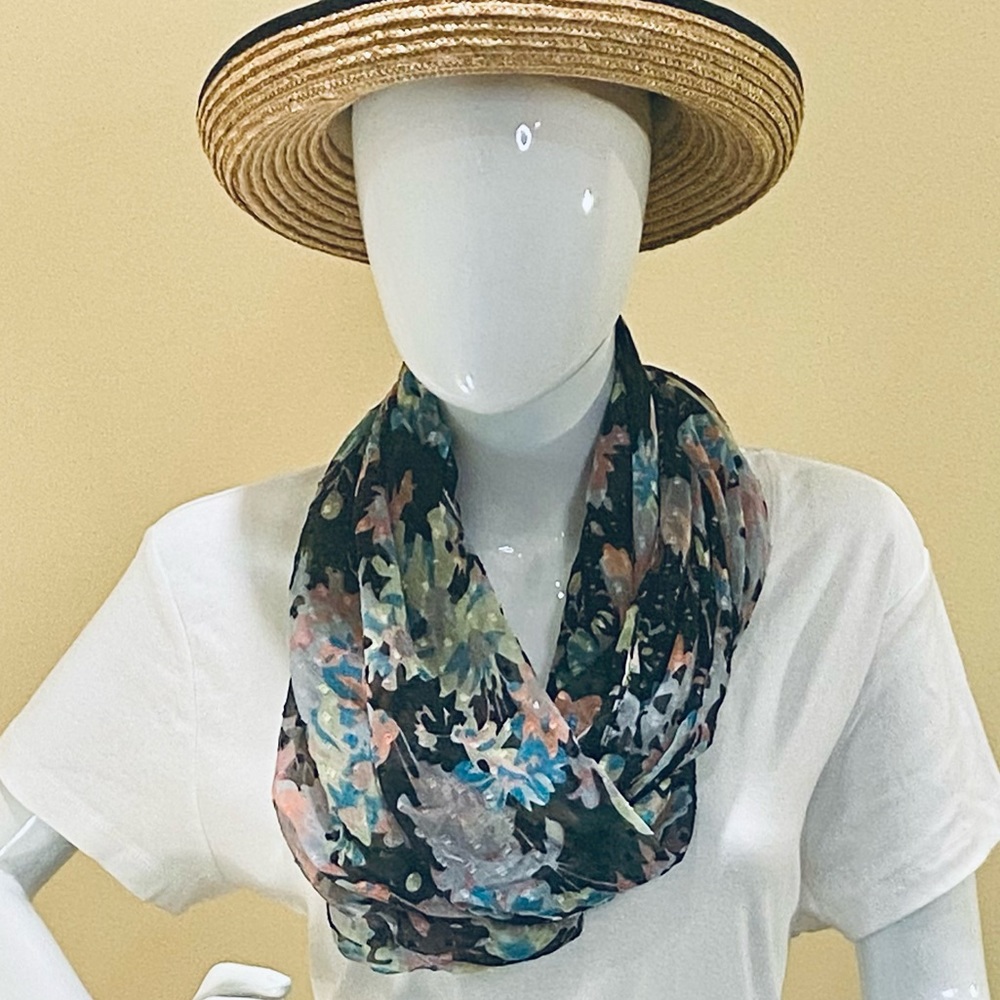 🌟HP🌟NWOT Black Floral Print Dotted Swiss Infinity Scarf OS